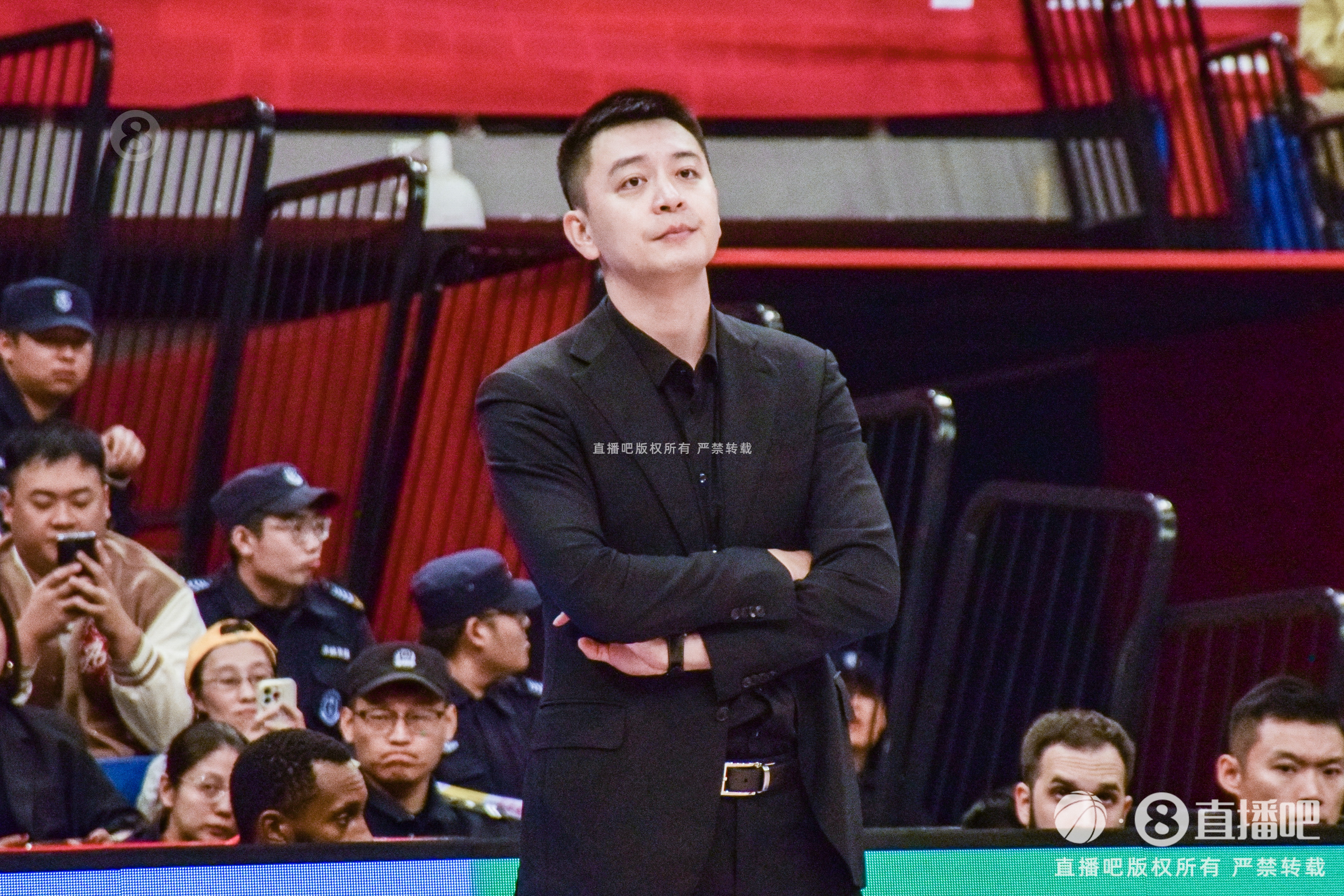  杨鸣：弗格今晚对阵上海缺阵 目前没有想过排名的问题