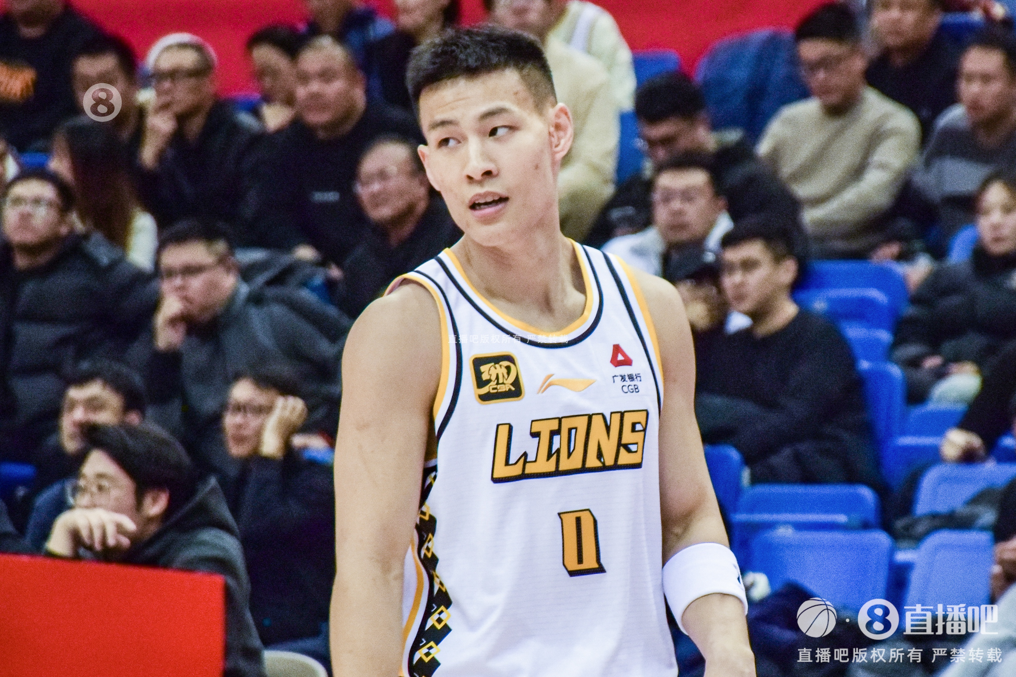 毫无状态!林秉圣11投仅1中拿到3分3断 出现2失误4犯规