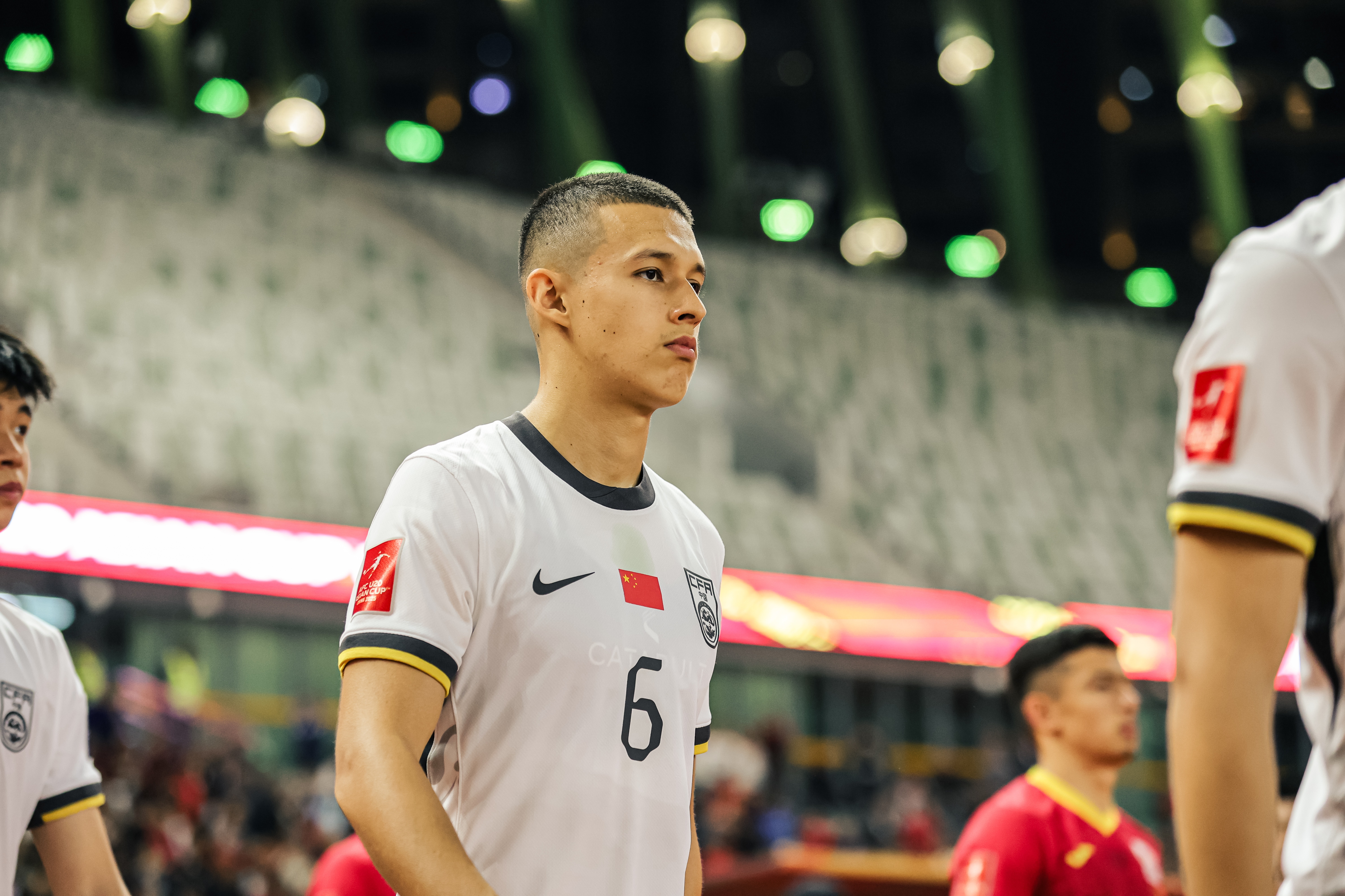 黄健翔:3月18强赛伊万也许会带一两个这支U20的队员,比如依木兰