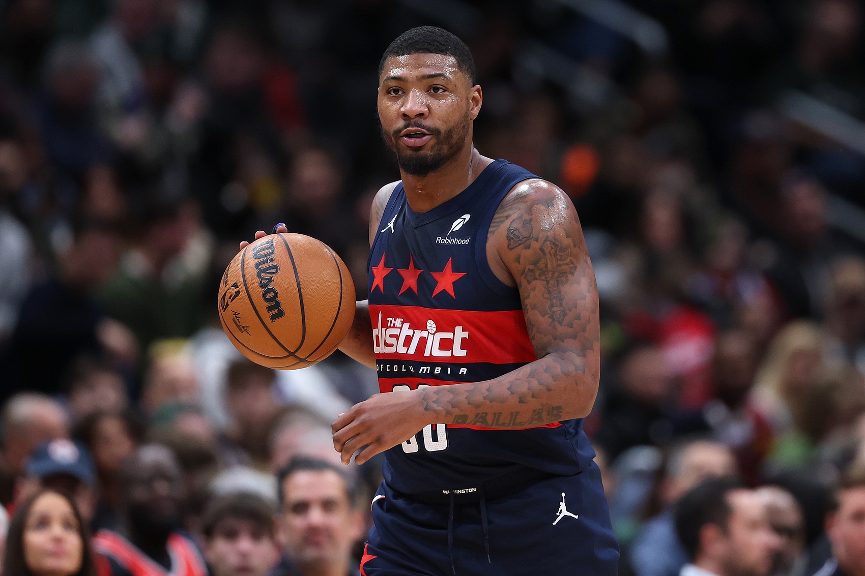 DPOY!斯玛特6投4中得10分2助1断 末节造犯规+切球改变局势